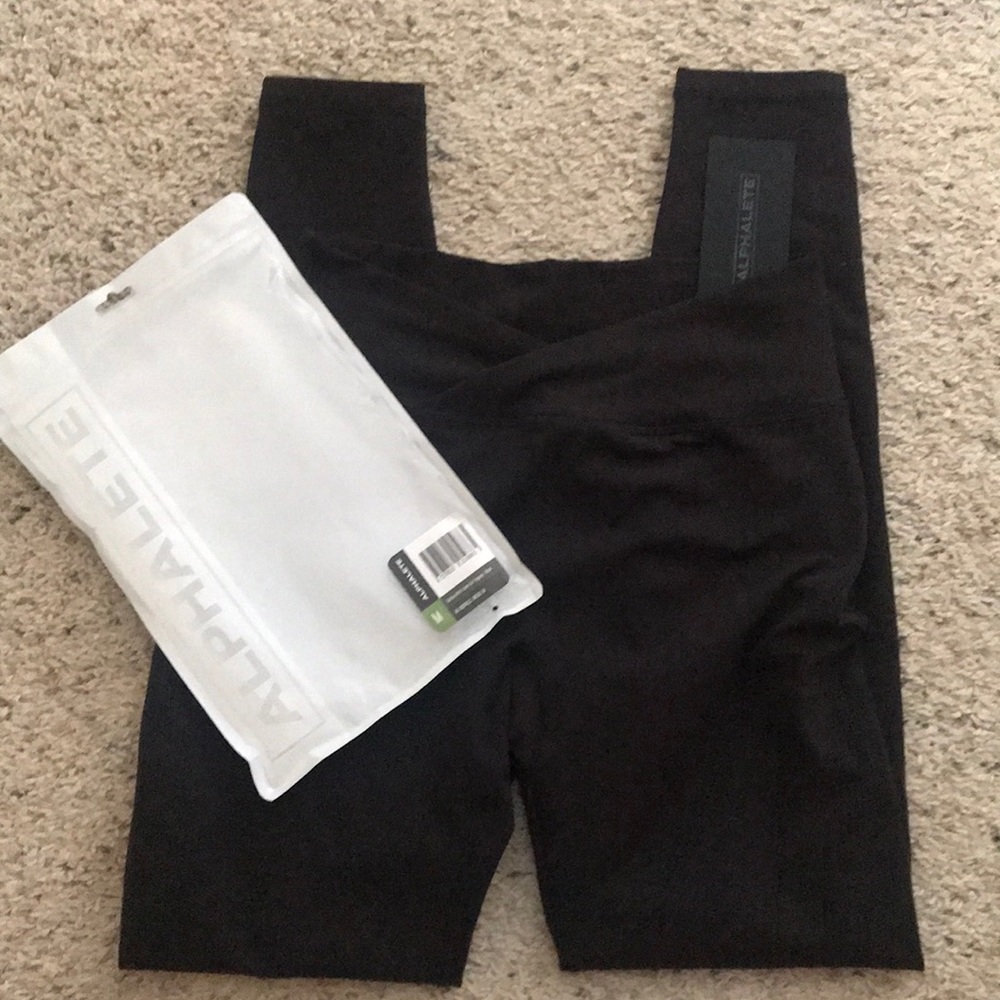 NWT Laser cut surface path alphalete leggings